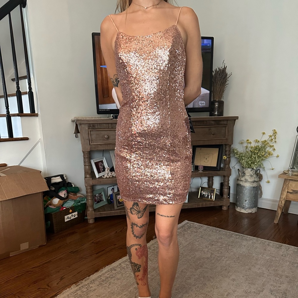 NWT Lulus small pink sequined dress